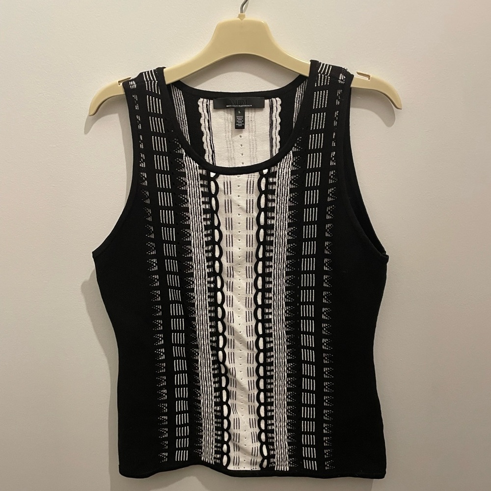 White House Black Market Black & White Patterned Knit Tank